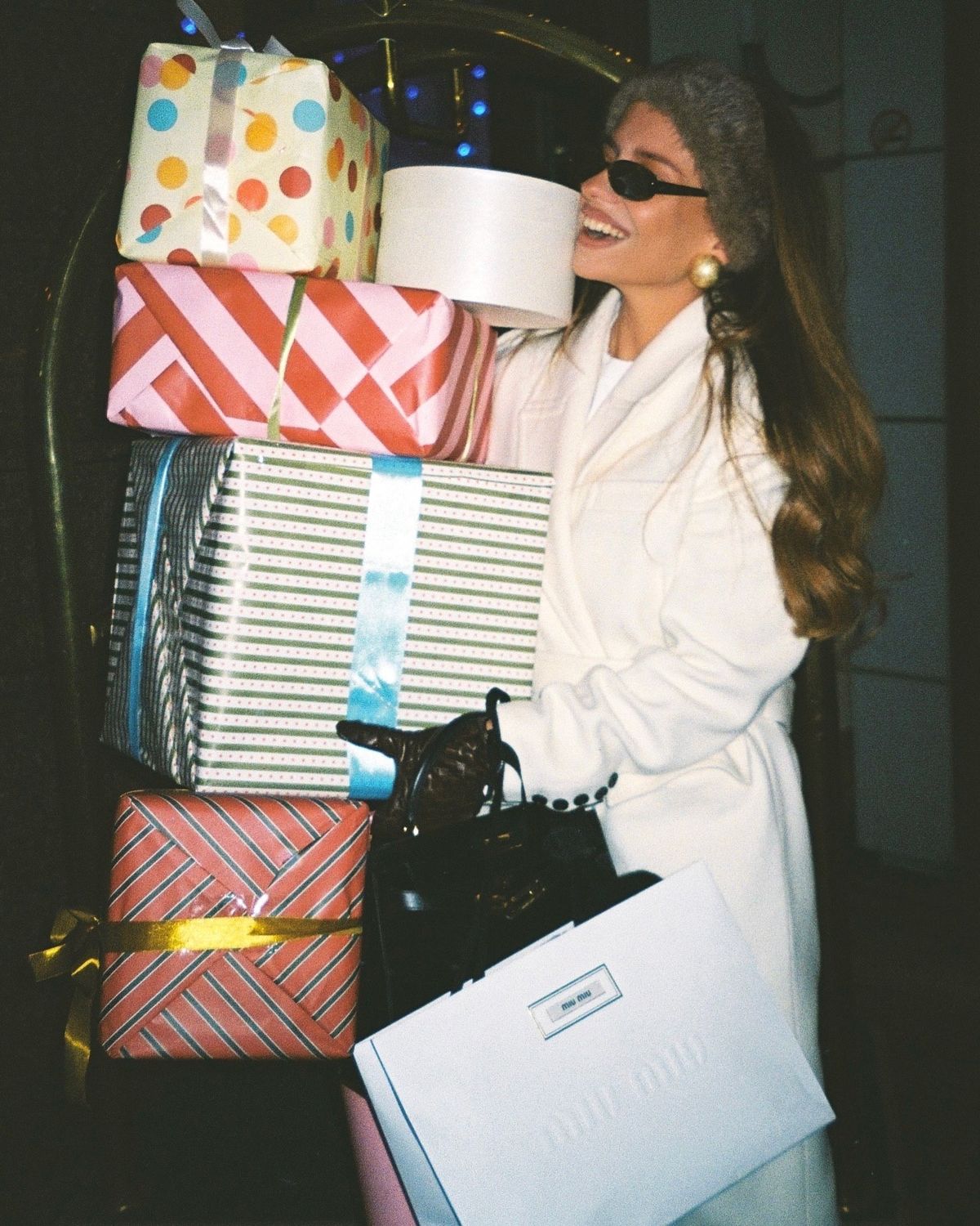 Extra Large Gift (I have my own paper!)